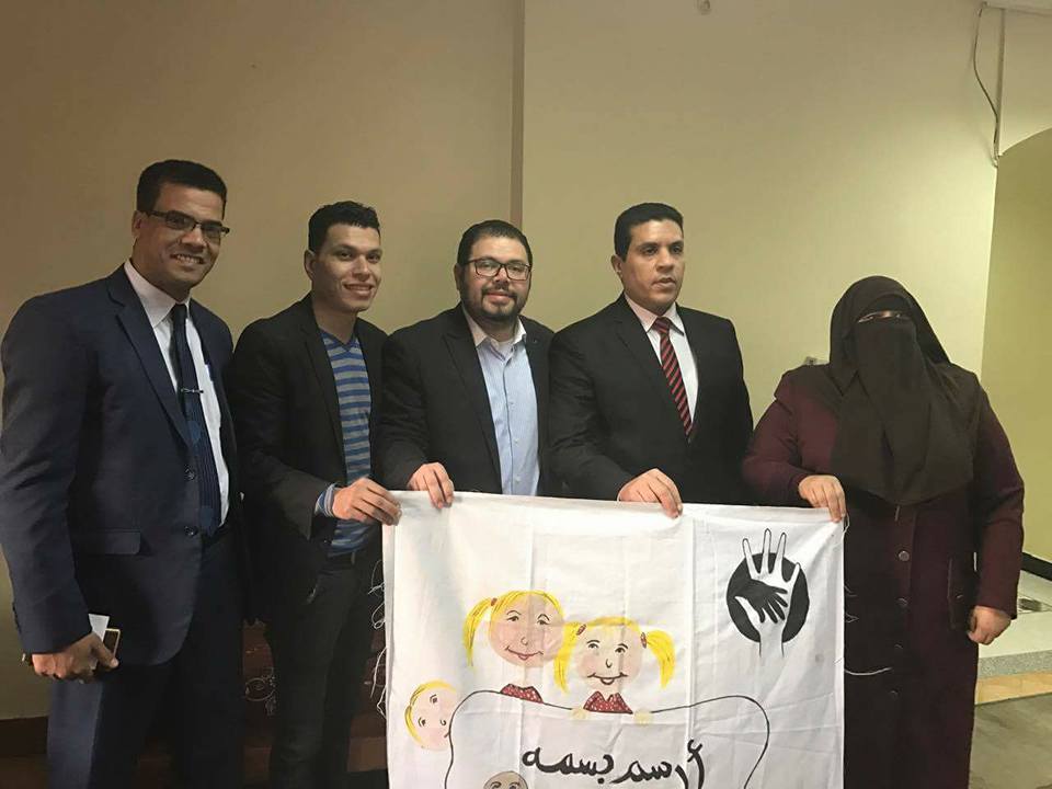 ” الدهشان ”  يشيد بدور حملة أرسم بسمة على وجه طفل يتيم