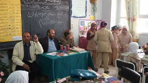 اقبال كبير من طلاب مدرسة نزالى جنوب على قافلة فزارة الثقافية بأسيوط