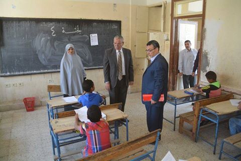 ”محافظ المنيا” يتابع لجان امتحانات الشهادة الابتدائية بمركز سمالوط0