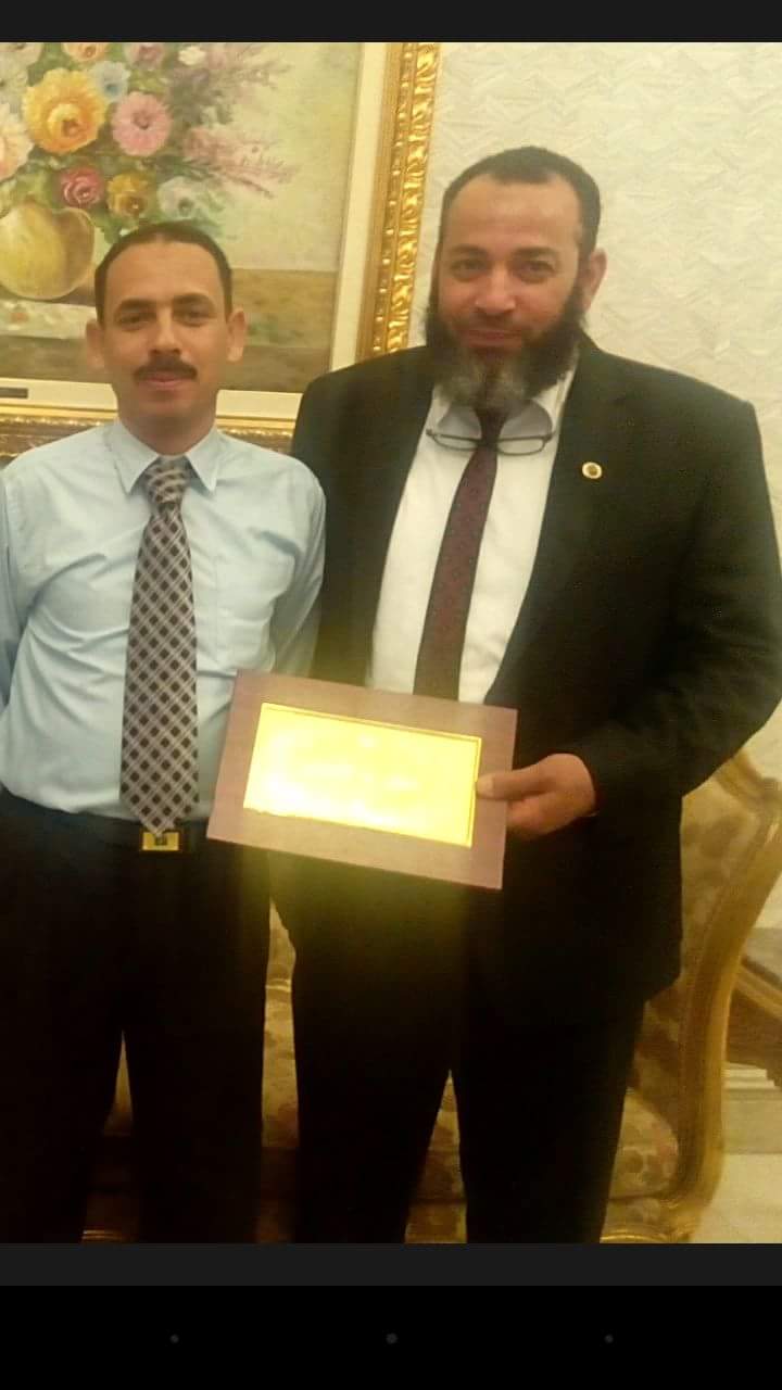 طارق مسعد يحصل على دبلومة إدارة الموارد البشرية