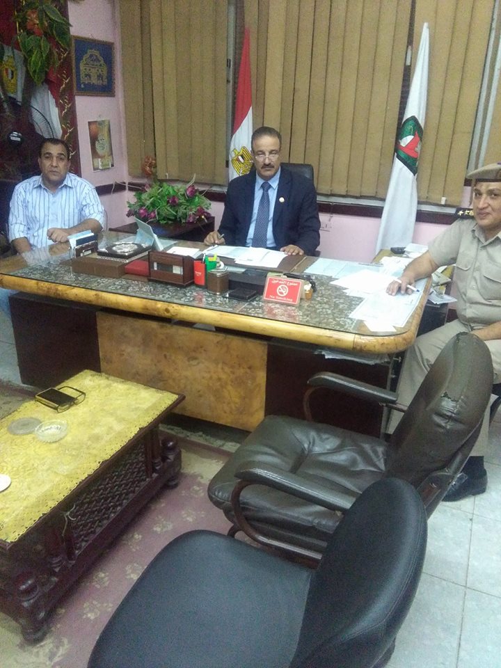 حسام والعلكى وجاد وغرفه عمليات الثانويه العامه بسوهاج