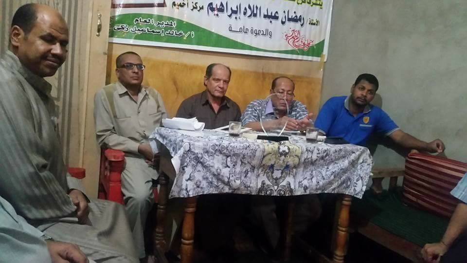 بالصور ..تكريم الشاعر رمضان عبد اللاه بأخميم سوهاج