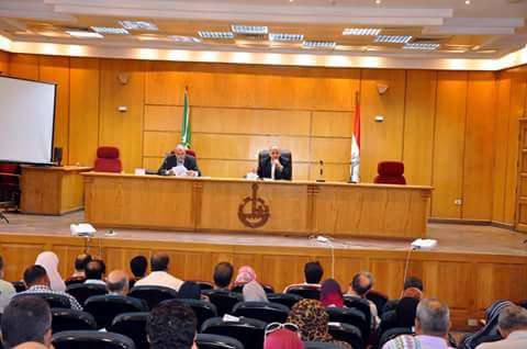 محافظ القليوبية: يعقد جتماعا بمسئولي مراكز المعلومات لإنشاء قاعدة بيانات تكنولوجيه للمحافظة