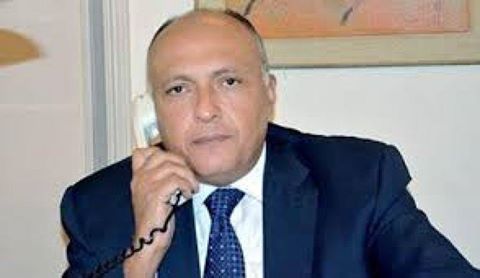 وزير الخارجية يتلقى اتصالا من وزير خارجية بريطانيا