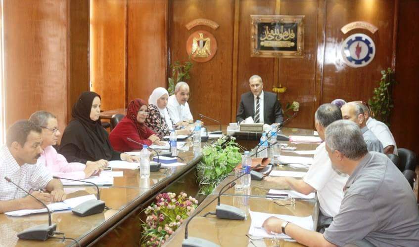 محافظ السويس يبحث طلبات 18مواطنًا في اللقاء الجماهيري