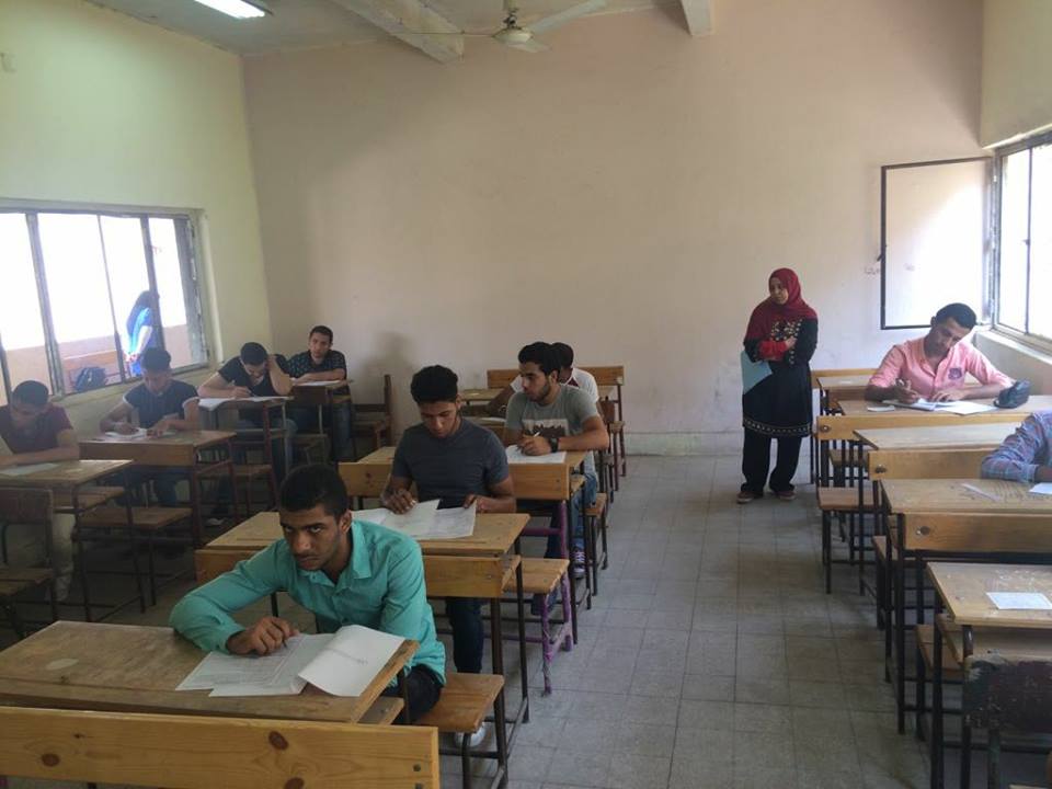 الجيوشى يتابع لجان امتحان الدور الثانى للدبلومات الفنية بالقاهرة