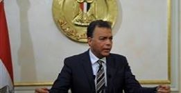 وزير النقل فى موقع اصطدام قطار الاسكندرية