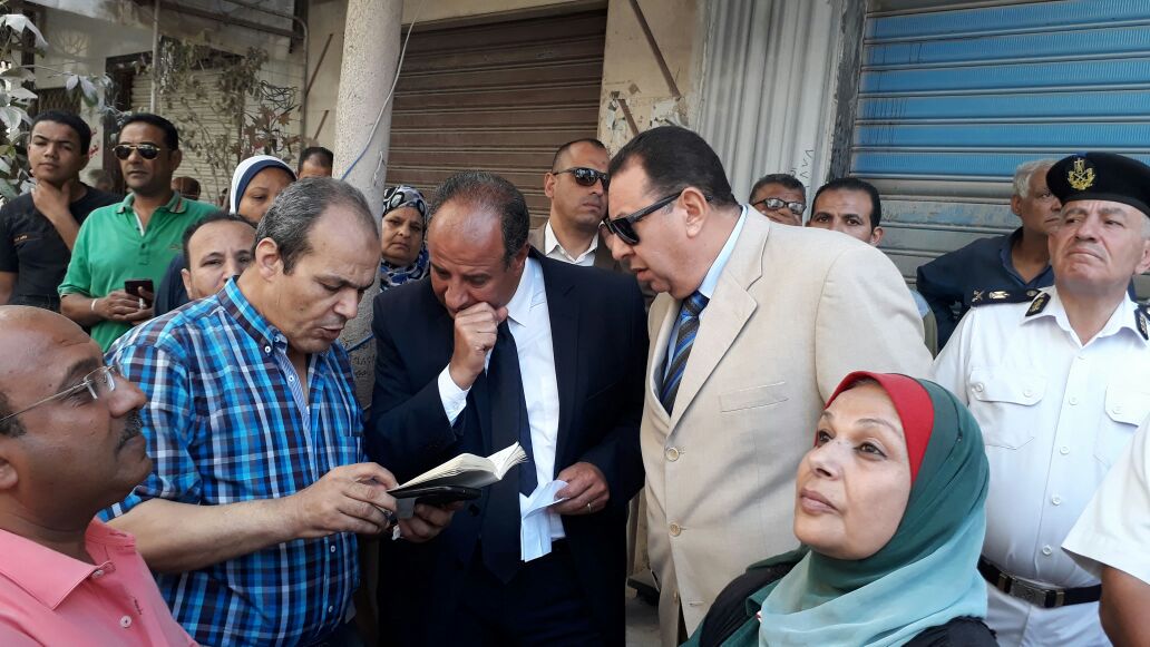 محافظ الإسكندرية يتفقد العقار المنهار ويرفع درجة الاستعداد القصوى
