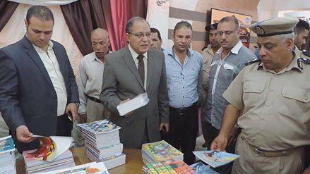 بالصور | مدير أمن كفر الشيخ يفتتح معرض المستلزمات المدرسية