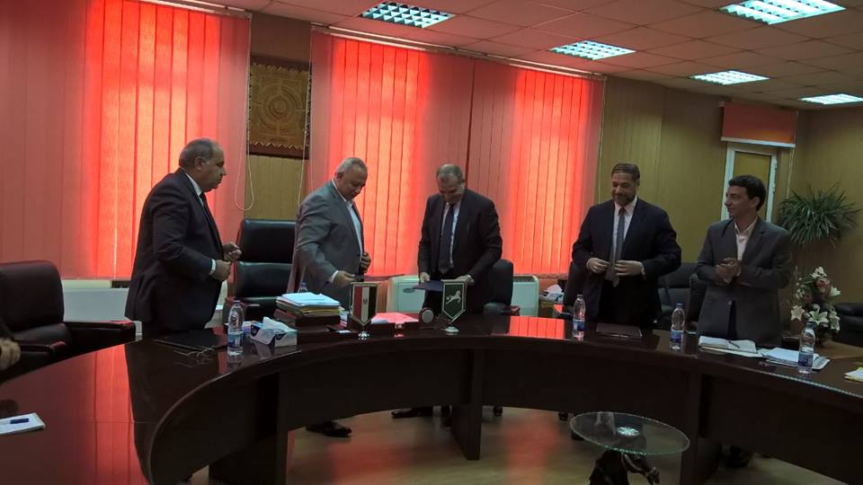 توقيع اتفاقية تعاون لتطوير 5 أسواق عشوائية بالشرقية