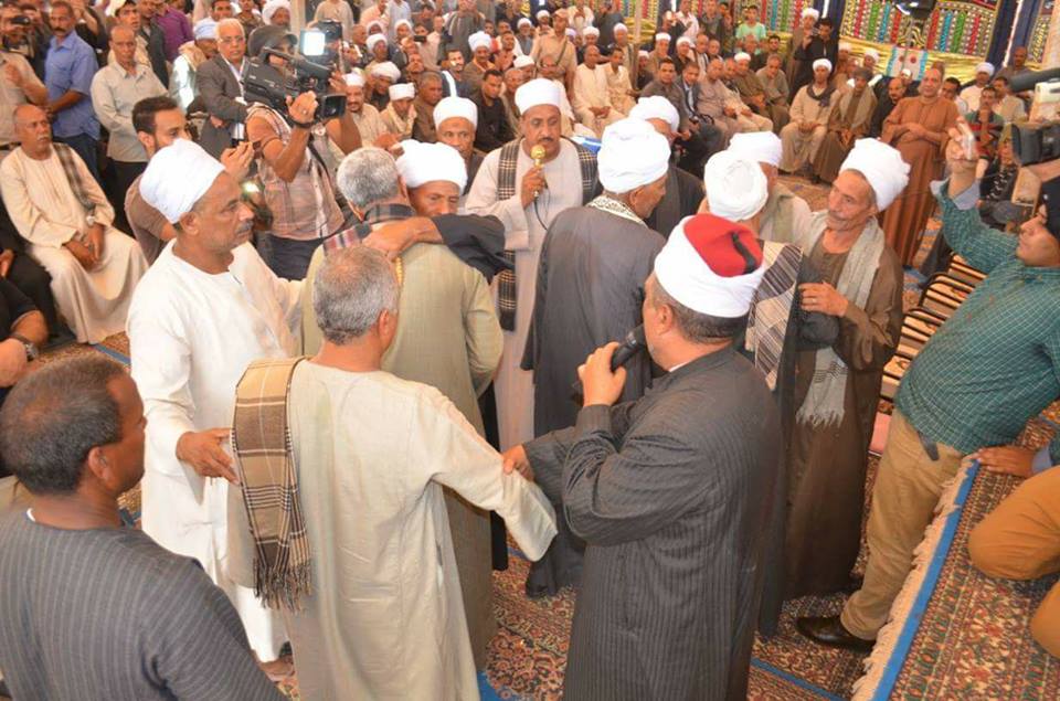 محافظ قنا يشهد جلسة صلح القودة بين عائلتي محمود والمحسنية بأبو تشت