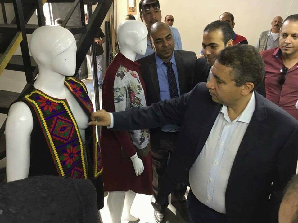 سفراء السلام بمصر تشارك محافظ بورسعيد في افتتاح 10 مصانع للشباب