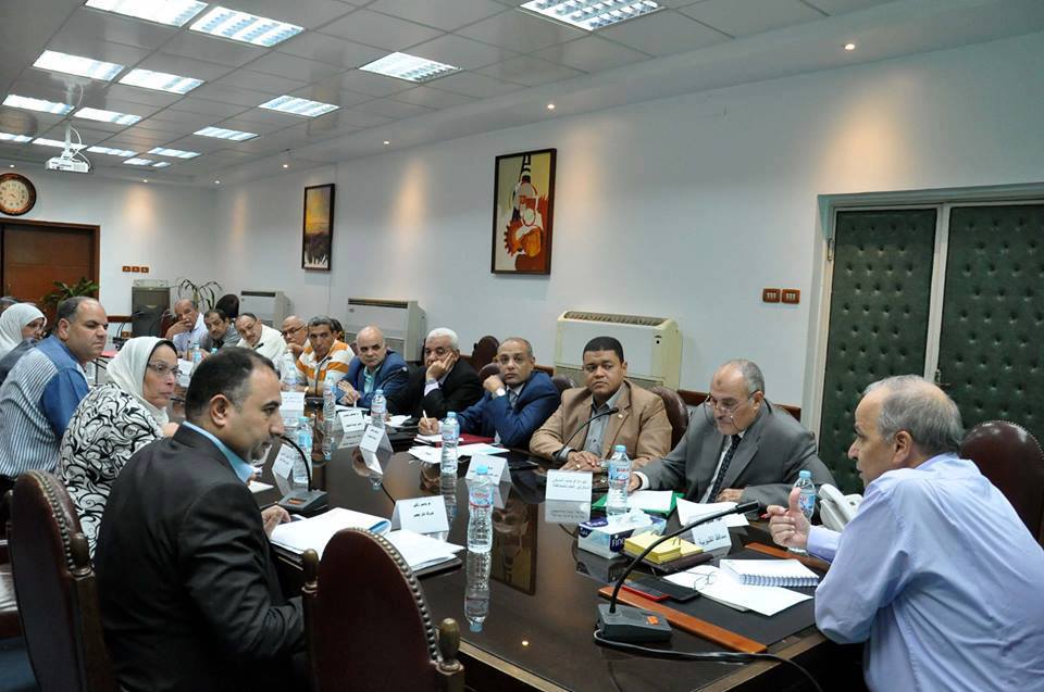 محافظ القليوبية يتابع خطة الغاز ورصف الطرق للعام المالى الحالى