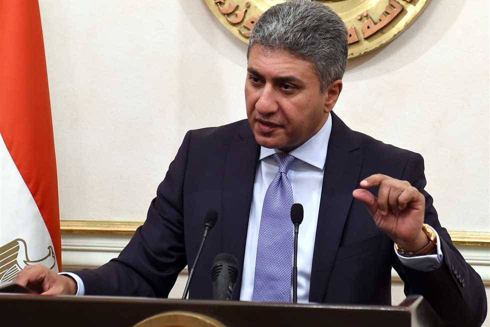 وزير الطيران ينعى شهداء الوطن