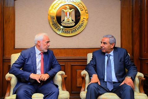 وزير التجارة والصناعة يبحث مع سفير اليونان بالقاهرة ترتيبات مشاركته في القمة العربية الأوروبية بأثينا بالإنابة عن رئيس الجمهورية