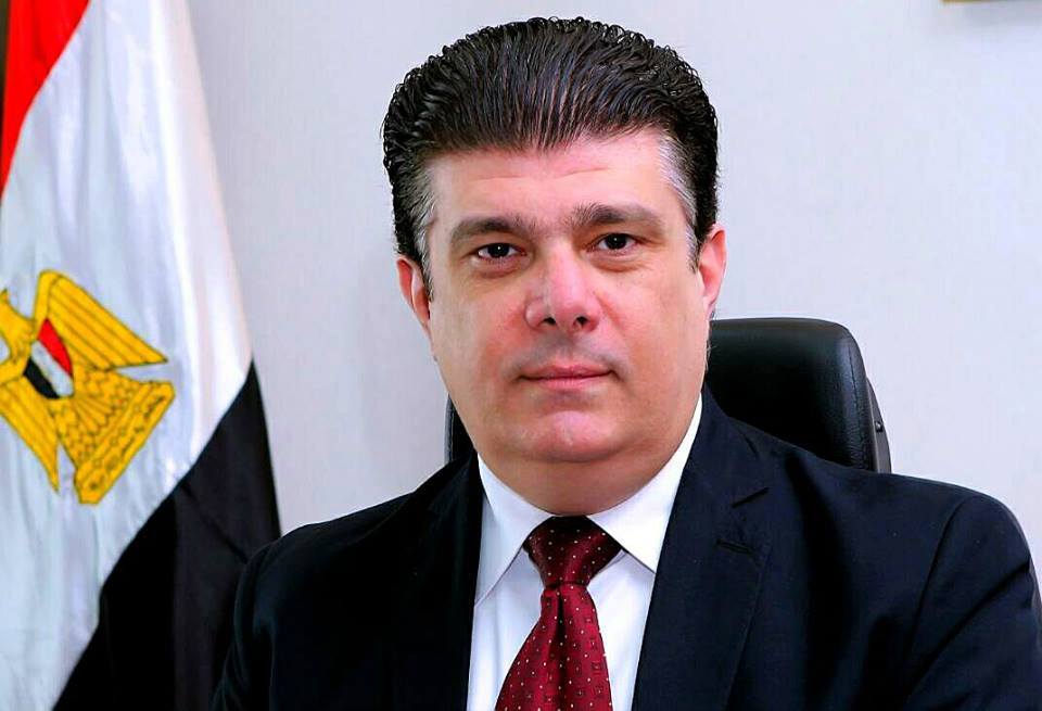 حسين زين يهنئ اقباط مصر بأعياد الميلاد المجيد