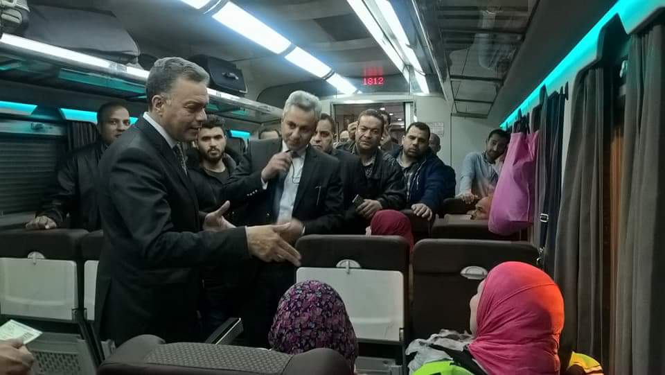 وزير النقل في جولة مفاجئة بعدد من محطات الخط الأول لمترو الأنفاق ومحطة مصر للسكك الحديدية برمسيس