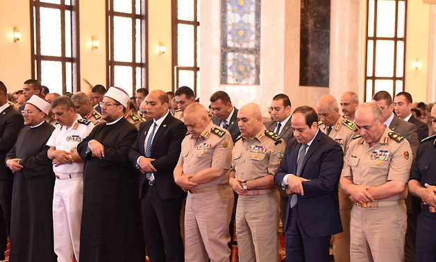 السيسي يؤدي صلاة الجمعة في مسجد المشير طنطاوي  في القاهرة الجديدة