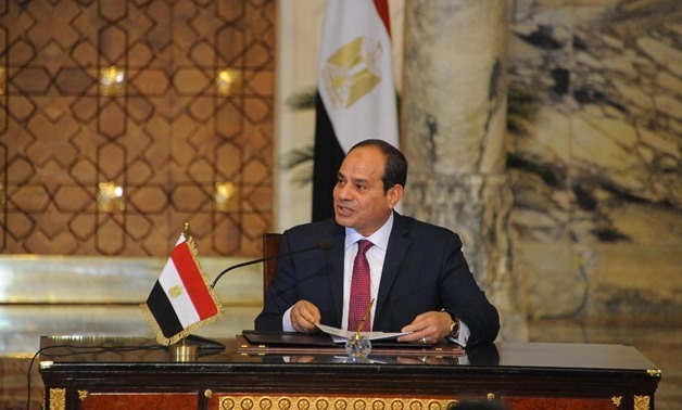 السيسي يعطي الحكومة الأولوية لتحسين بيئة الأعمال