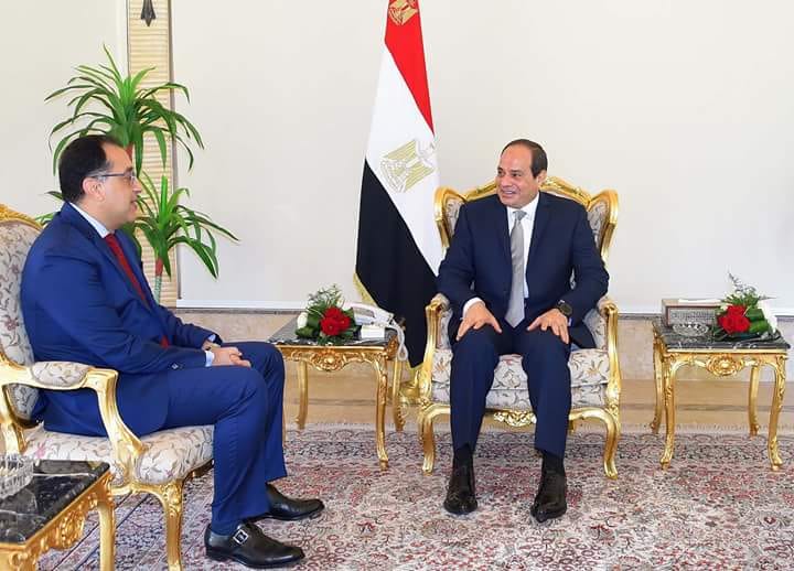السيسى يكلف مدبولى بتشكيل الحكومة الجديدة