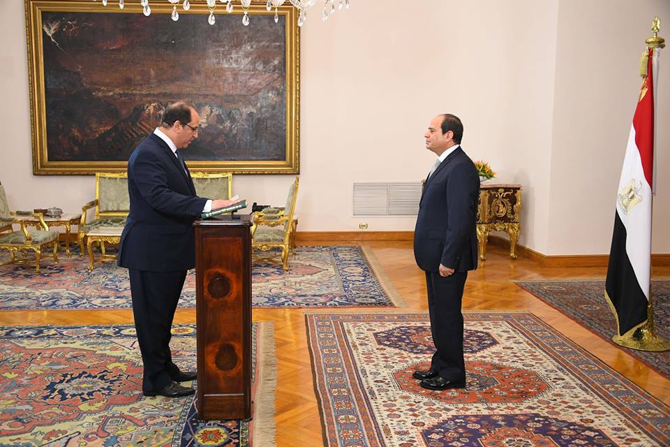 السيسي يشهد أداء حلف اليمين عباس كامل رئيساً للمخابرات العامة