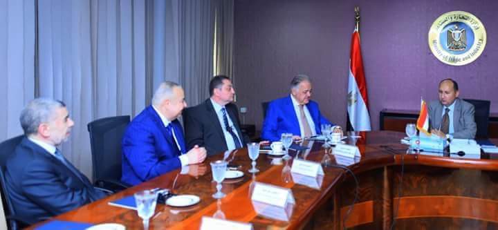 وزير التجارة يبحث مع أعضاء المجلس التصديرى للصناعات الطبية خطة عمل المجلس