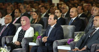 الرئيس السيسي يشهد عرض فيلم تسجيلى عن التعليم فى مصر بمؤتمر الشباب