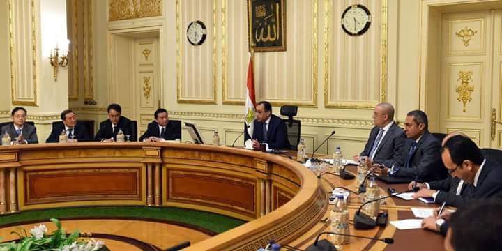 رئيس الوزراء يلتقي وفداً صينياً لمتابعة موقف تنفيذ منطقة الأعمال المركزية بالعاصمة الإدارية الجديدة