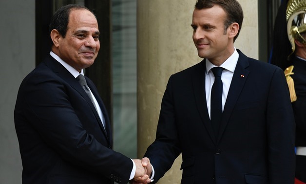 السيسي وماكرون يبحثان العديد من القضايا الإقليمية عبر الهاتف