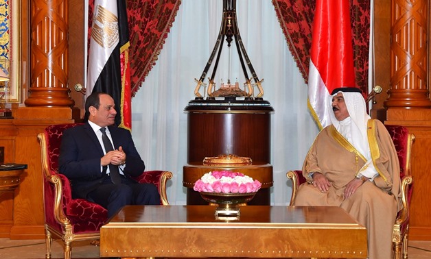 السيسي وملك البحرين يناقشان العلاقات المتبادلة والقضايا الإقليمية