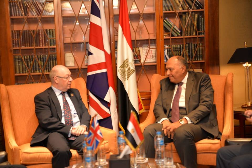 شكري يستقبل وزير الدولة البريطاني لشئون الشرق الأوسط وشمال أفريقيا