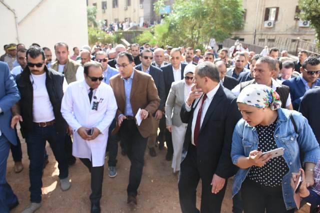 رئيس الوزراء والوفد الوزارى يتفقدون مستشفى ههيا المركزي بالشرقية
