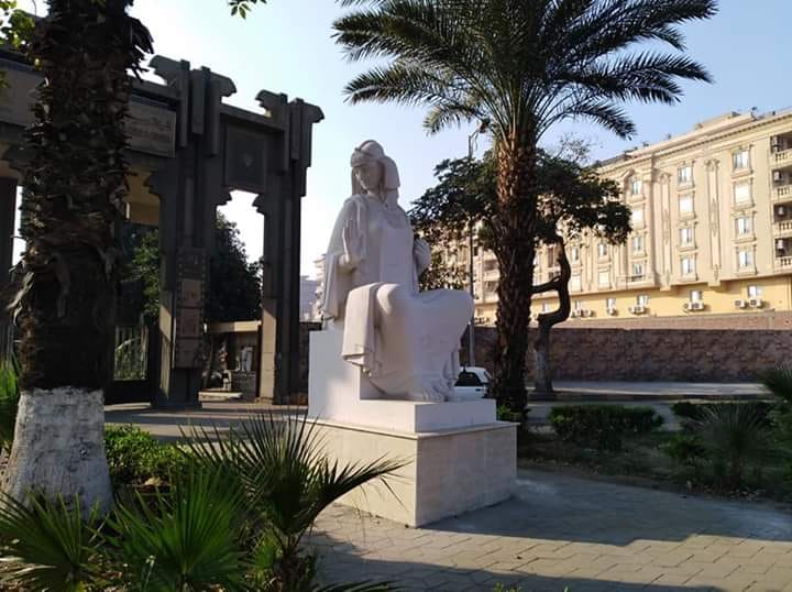 تمثال الفلاحة يستعيد شكله الأصلى