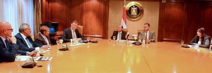 وزيرا الصناعة والنقل يبحثان تزويد مصر بالاتوبيسات السريعة ذات المسارات الخاصة
