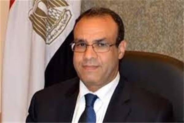سفير مصر فى برلين يكشف أسرار عودة إستثمارات شركة مرسيدس للسوق المصرى