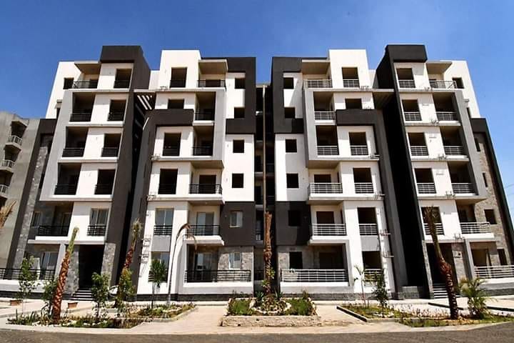 وزير الإسكان: 556 مواطناً سجلوا بياناتهم إلكترونياً فى اليوم الأول بمشروع ”JANNA” للإسكان الفاخر