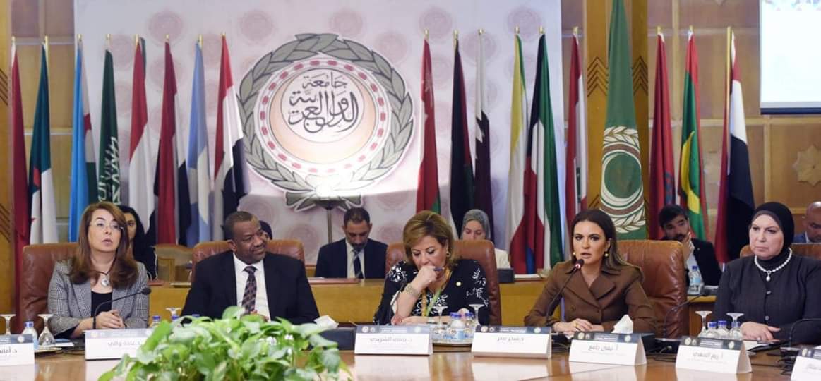 وزيرة الإستثمار تشارك فى المؤتمر السنوى لسيدات الأعمال 21
