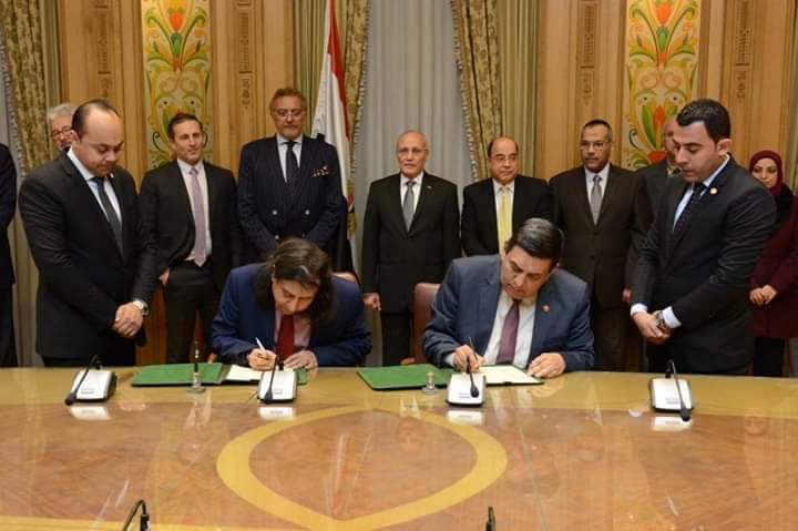 العصار يشهد توقيع مذكرة تفاهم في مجال تحلية المياه