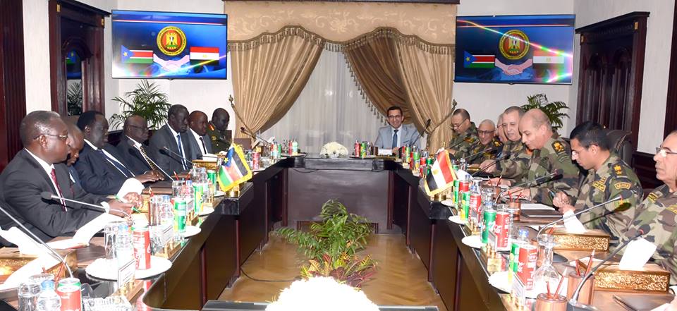وزير الدفاع يلتقى رئيس اللجنة الوطنية للمرحلة ماقبل الإنتقالية ومستشار رئيس جنوب السودان