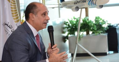 وزير الطيران يجتمع مع رؤساء مجالس إدارات شركات البالون الطائر