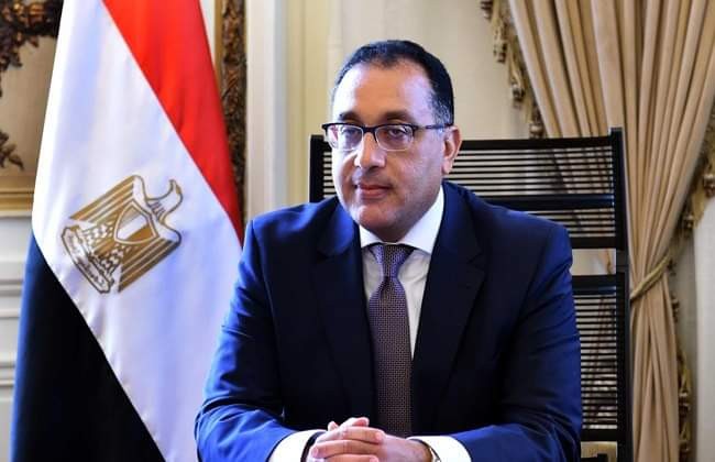 رئيس الوزراء يتفقد "مجمع الملك فهد للغات" للتأكد من تطبيق الإجراءات الاحترازية بامتحانات الثانوية العامة