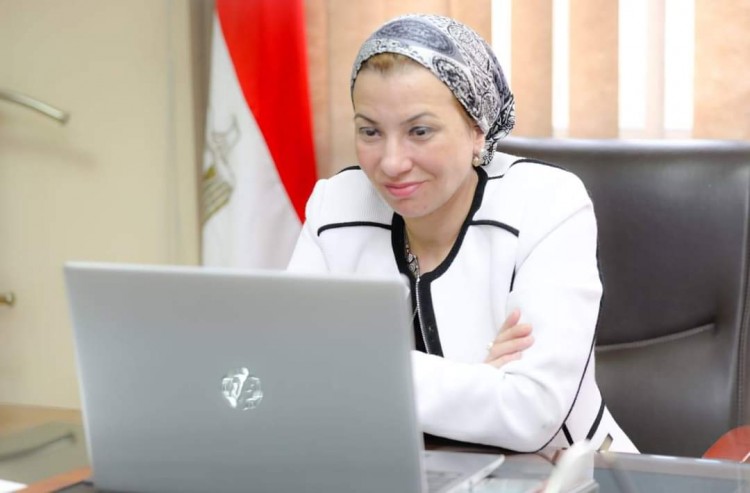وزيرة البيئة تستعرض دراسة دمج القطاع غير الرسمي للعاملين بمنظومة المخلفات