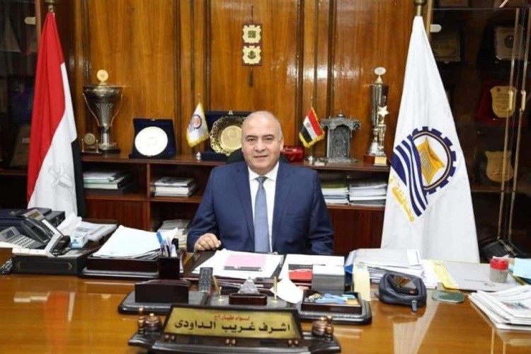 الداودي يعلن عن توزيع الدفعة الأولى من كارت الفلاح الذكى على المزارعين بقنا