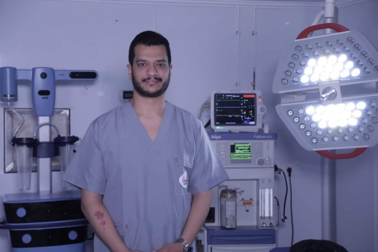 الفولى يوضح العلاقة بين عمليات تجميل الثدى وسرطان الثدى