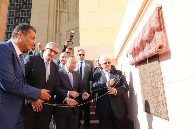 وزير التعليم العالي ورئيس جامعة الإسكندرية يفتتحان المرحلة الأولى من مشروع ترميم ورفع كفاءة مباني كلية الهندسة بجامعة الإسكندرية