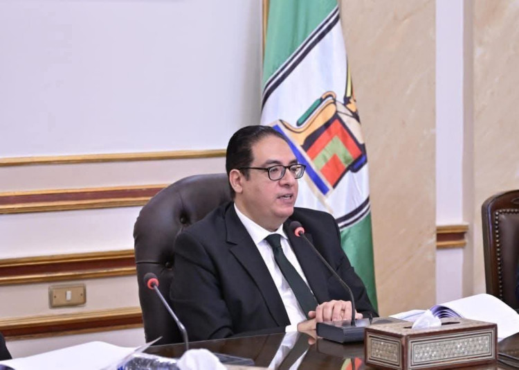 مجلس الشئون الأكاديمية بجامعة القاهرة الأهلية يستعرض الترتيبات الخاصة بعقد امتحانات نهاية الفصل الدراسي الأول