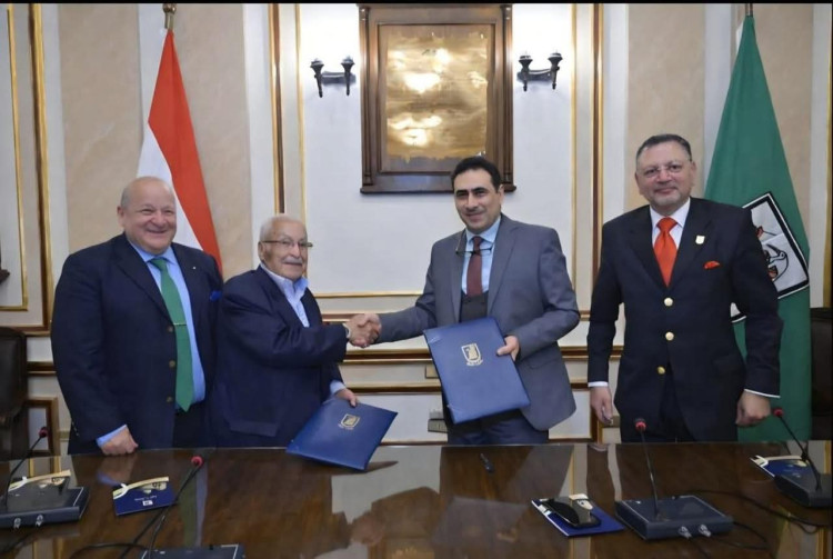 بروتوكول تعاون بين جامعة القاهرة وجمعية إنسان للتنمية الصحية والمجتمعية وإطلاق 50قافلة طبية للكشف على الأطفال في المناطق الأكثر احتياجًا