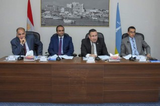 محافظ الإسكندرية: غرامات رادعة لأصحاب المقاهي ومعارض السيارات بسبب إعاقة حركة المارة