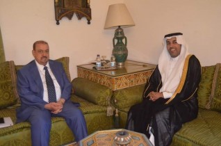 رئيس البرلمان العربي يجتمع مع رئيس مجلس النواب اليمني في القاهرة