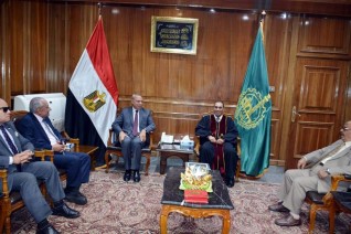 وفد الكنيسة الإنجيلية يهنئ محافظ القليوبية بثقة القيادة السياسية